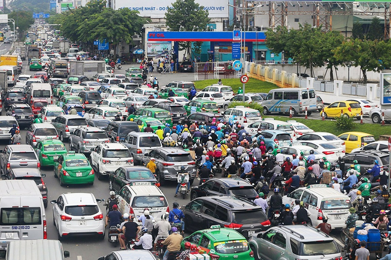 Xe ra vào sân bay Nội Bài, Tân Sơn Nhất, Đà Nẵng có mức thu giá mới cao nhất