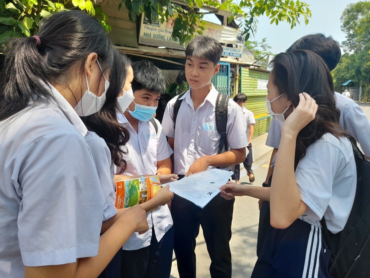 TP.HCM: Kết thúc môn Toán thi vào lớp 10, nhiều thí sinh làm bài tốt, điểm 7-8 trong tầm tay