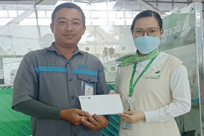 Sân bay Cần Thơ trả lại một tỷ đồng cho khách bỏ quên