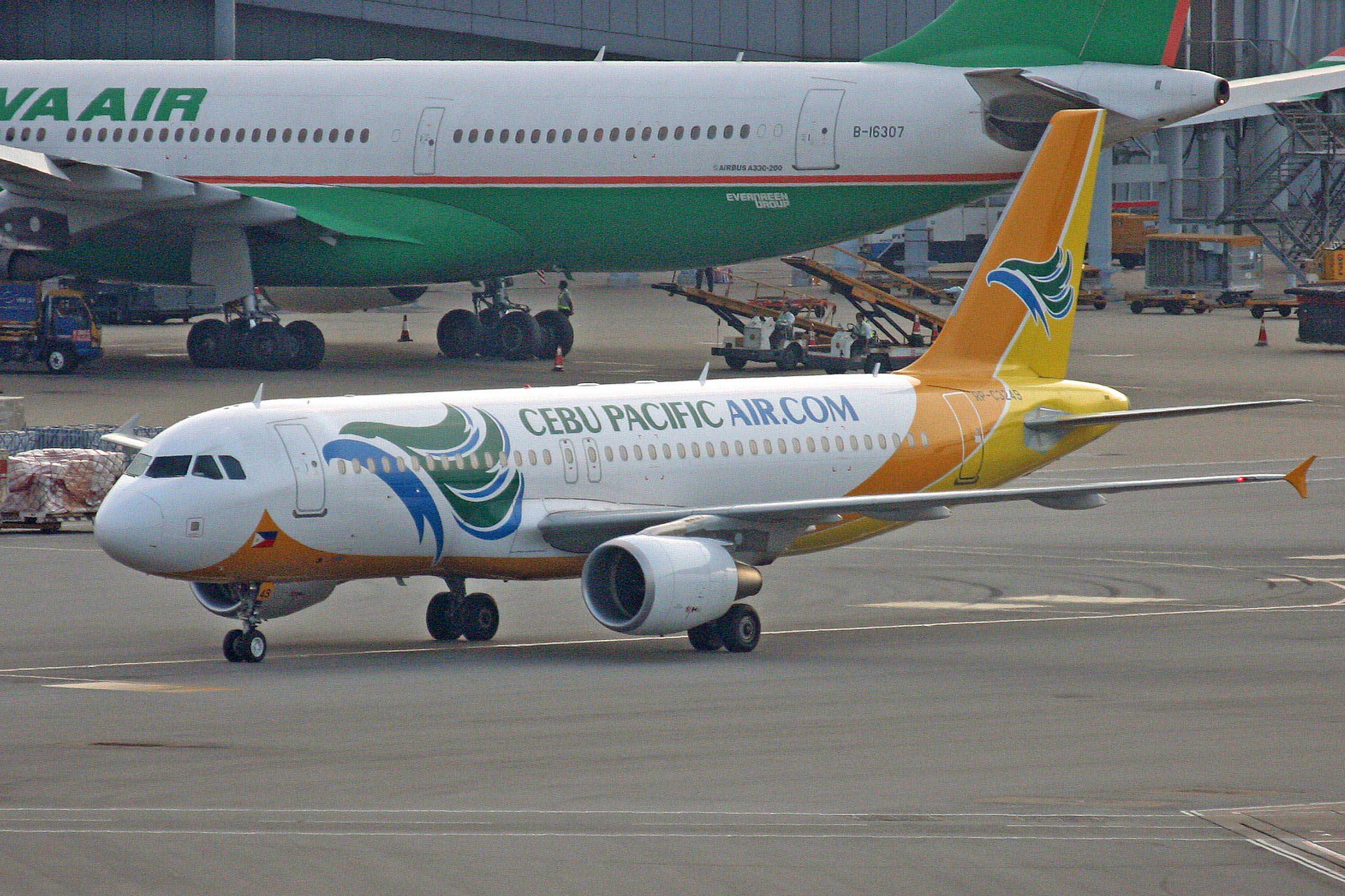 Máy bay Cebu Pacific Air hạ cánh khẩn xuống Malaysia
