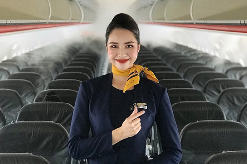 Cô gái xinh đẹp trở thành tiếp viên trưởng ở tuổi 21