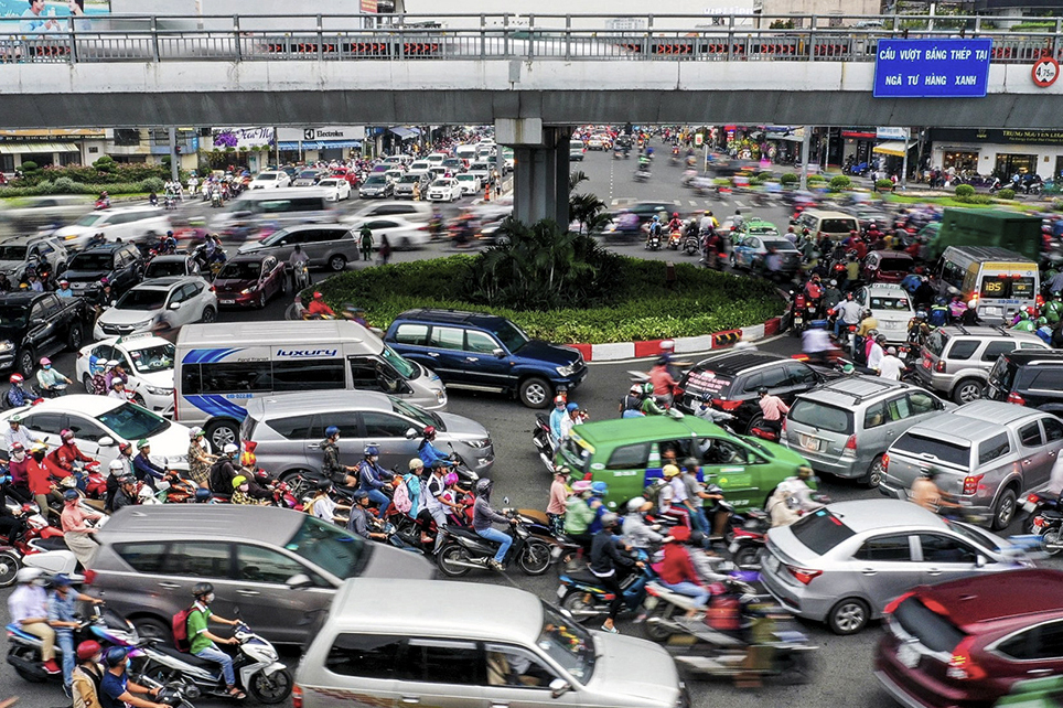 Điều chỉnh nút giao thông ngã tư Hàng Xanh để giảm ùn tắc