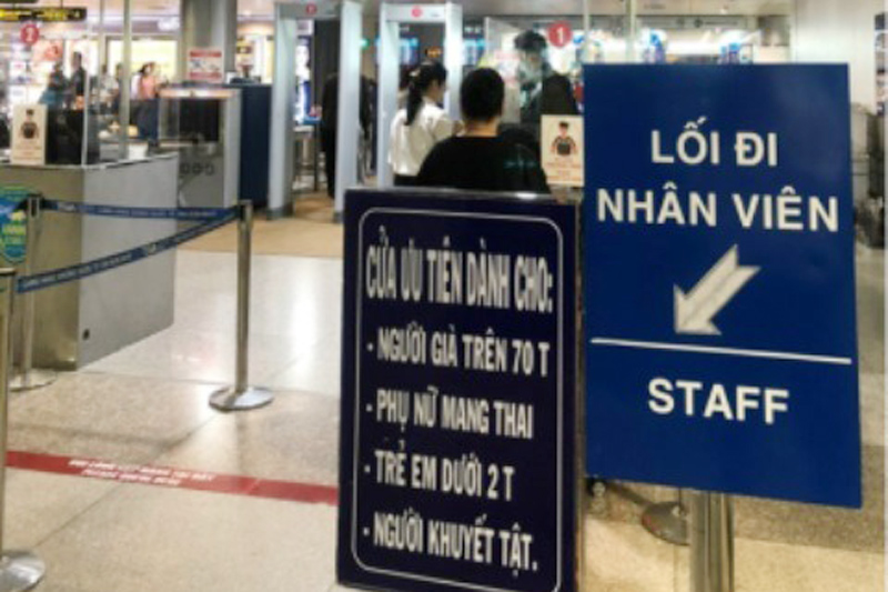 Bổ sung biển báo ưu tiên cho hành khách là người khuyết tật