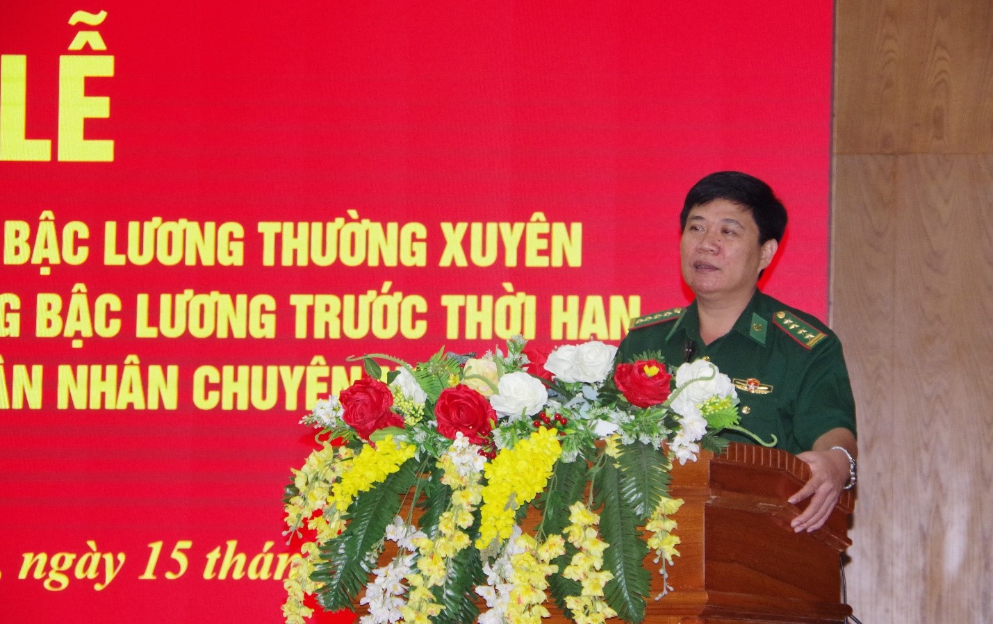 Trao Quyết định nâng lương, thăng quân hàm quân nhân chuyên nghiệp năm 2023