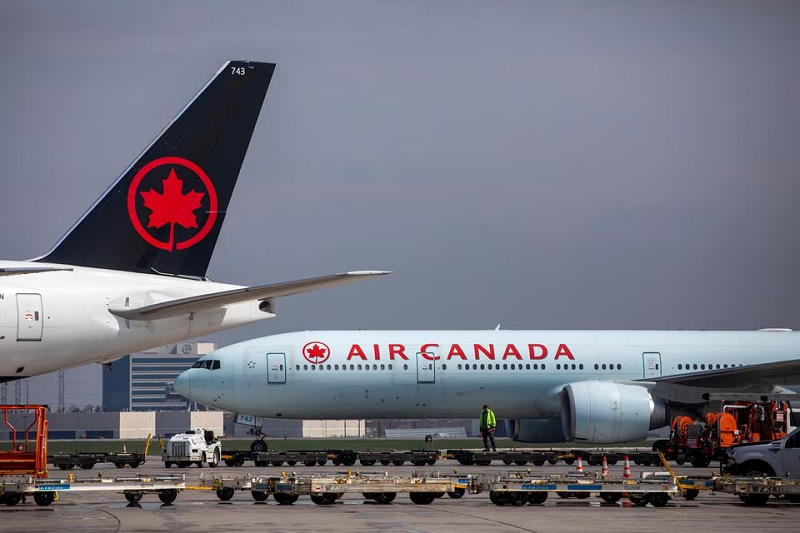 Hành khách đặc biệt giúp máy bay của Air Canada hạ cánh