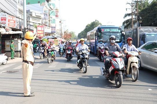 Bảo đảm trật tự, an toàn giao thông cho học sinh đến trường