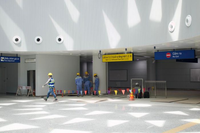 Xem xét phương án làm lối thoát hiểm tạm cho ga Metro Bến Thành