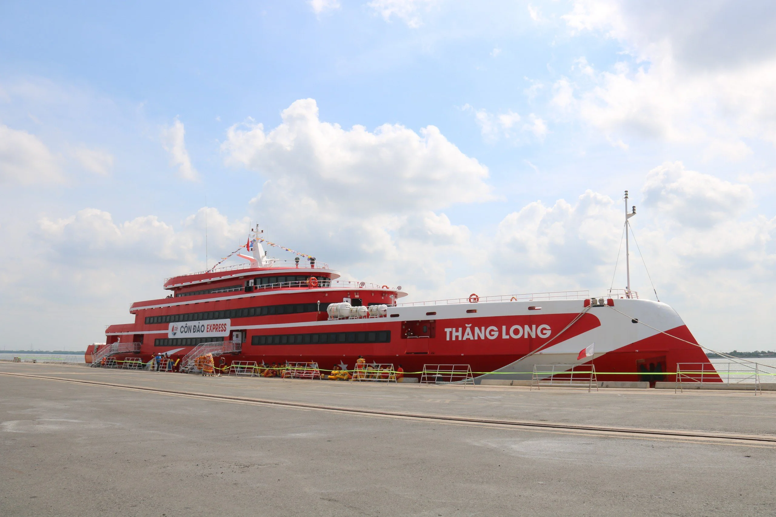 Chính thức đưa vào hoạt động tàu cao tốc Tp. HCM – Côn Đảo (Bà Rịa-Vũng Tàu)
