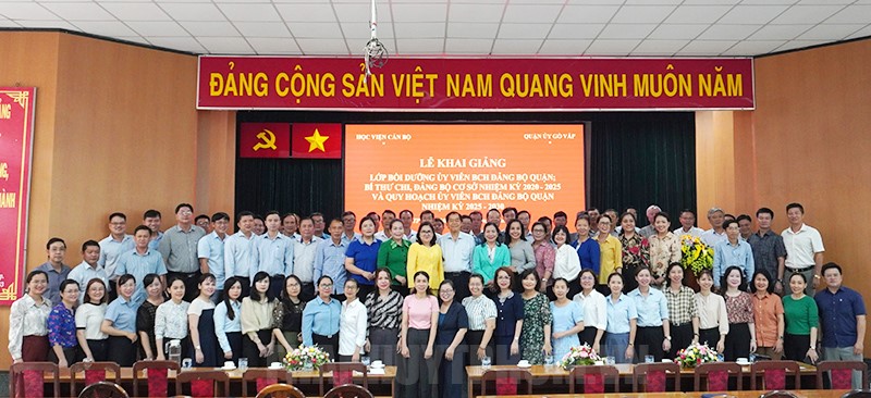 Khai giảng lớp bồi dưỡng, cập nhật kiến thức đối với các Ủy viên Ban chấp hành Đảng bộ quận Gò Vấp