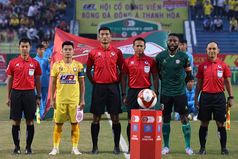 Hai trọng tài đẳng cấp châu Á tham gia vòng 24 V-League