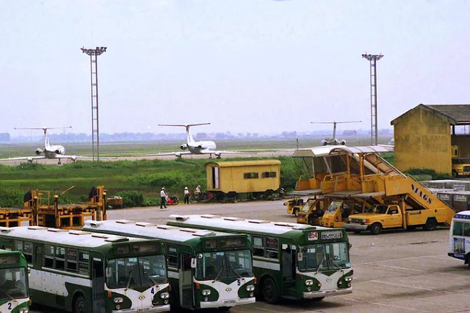 Cảng hàng không quốc tế Nội Bài những năm 1990