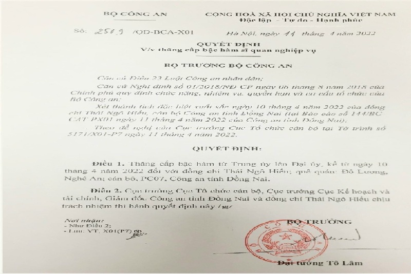 Thăng cấp bậc hàm với đồng chí Thái Ngô Hiếu vì đã có thành tích đặc biệt xuất sắc
