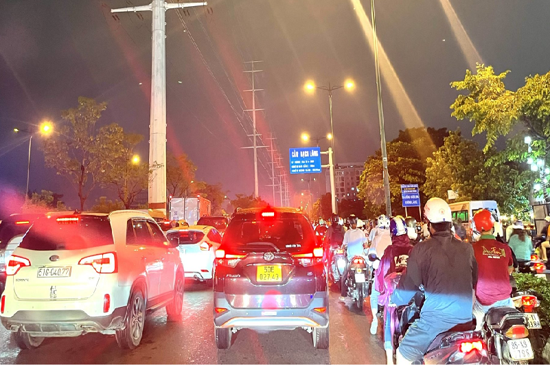 Sau đại dịch, người dân rất phấn khởi đi du lịch trở lại trong kỳ nghỉ lễ