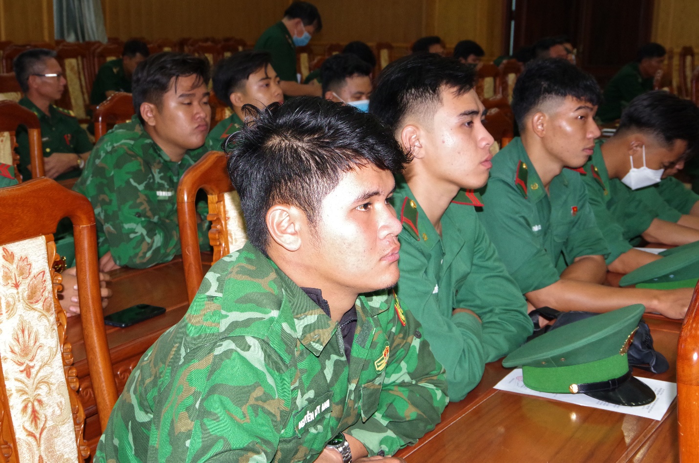 Gặp mặt cán bộ, chiến sĩ tăng cường cho công tác bảo vệ biên giới và phòng chống dịch Covid -19