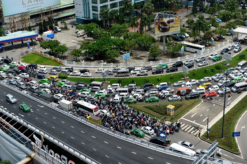 Khẩn trương nghiên cứu áp dụng thu phí không dừng tại sân bay