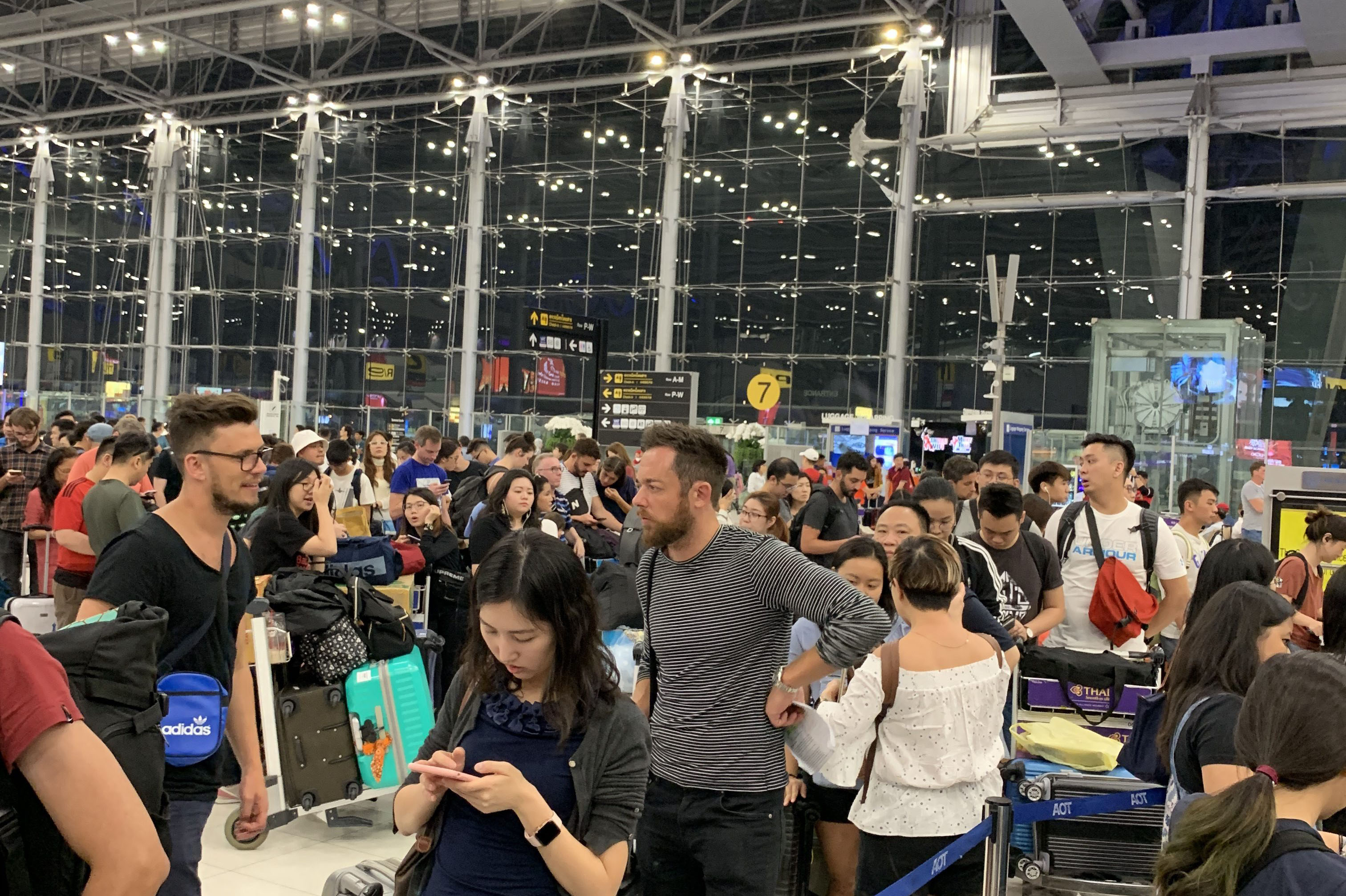 Ngành du lịch lo ngại sân bay của thủ đô Bangkok tắc nghẽn 