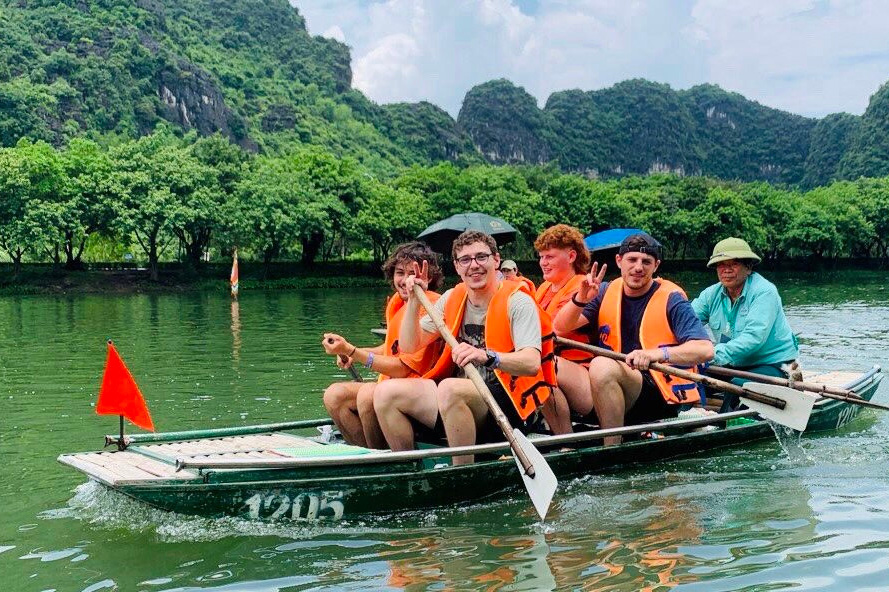 Khoảng 11 triệu lượt khách đến Việt Nam bằng đường hàng không