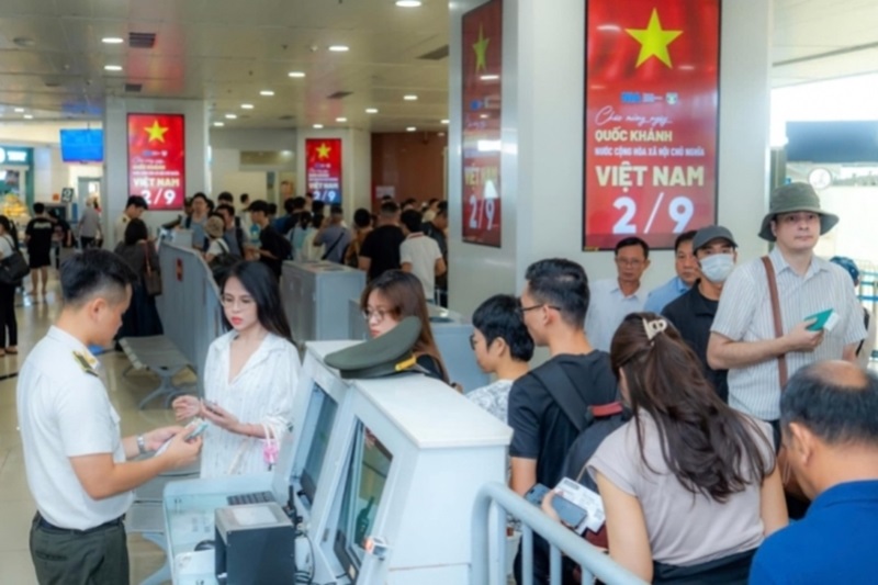 Lượng khách bay dịp Quốc khánh 2-9 sụt giảm so với cùng kỳ